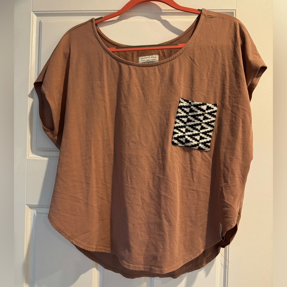 Krochet kids shirt with pocket. Size small